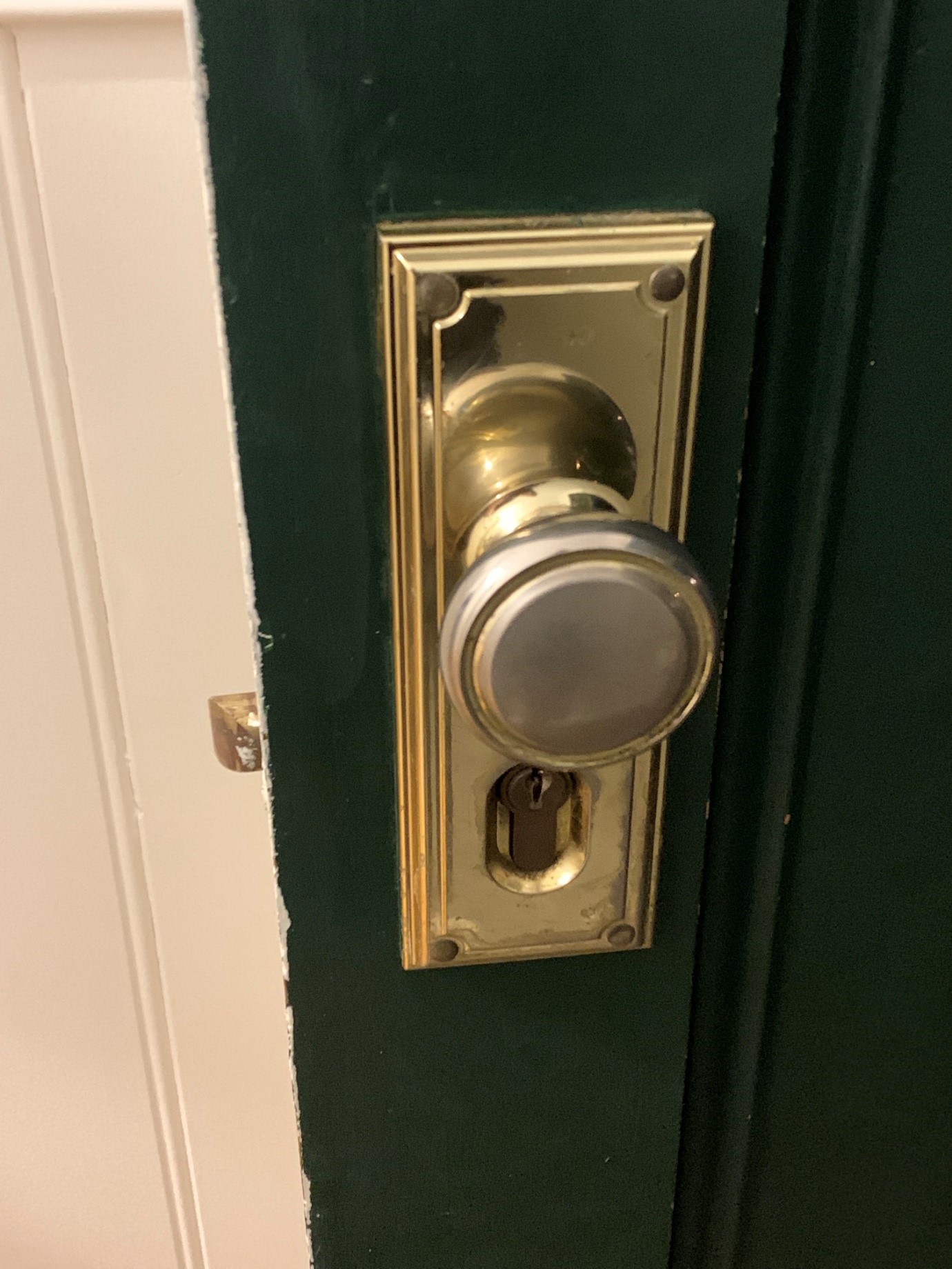 Local locksmith Mitcham removing broken key from door lock